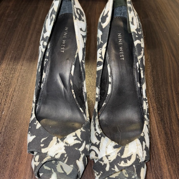 Nine West Floral Pattern Peep-Toe Women's Heels - Picture 1 of 4